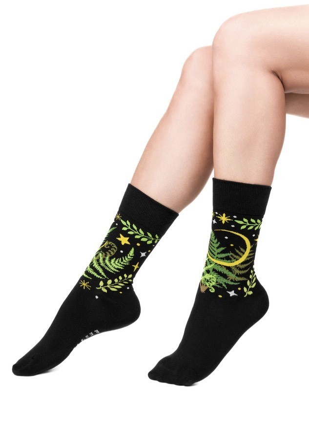 Restyle - Herbal Jacquard Fern Leaves And Crescent - Socks
