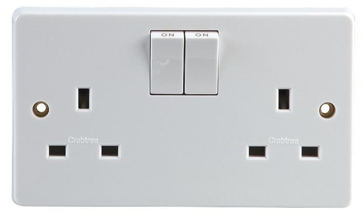 Crabtree 4306 2G Sp Switched Socket Twin Earth