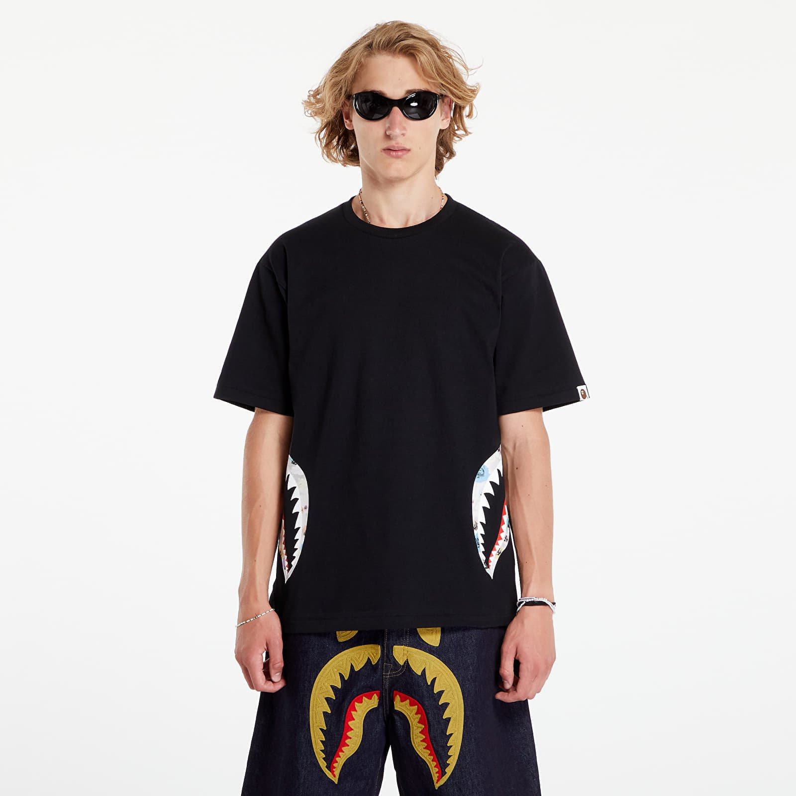 T-shirt A BATHING APE Floral Camo Side Shark Tee Black M