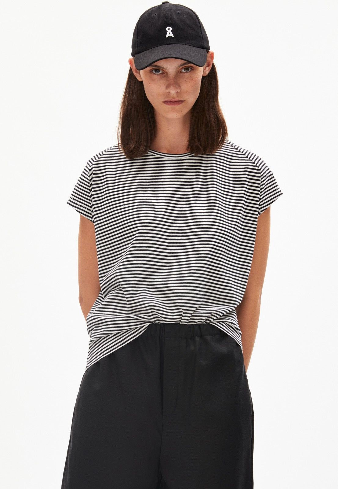 Armedangels - Oneliaa Lovely Stripes Black-Oatmilk - T-Shirt - black - L - 100% Organic Cotton,Jersey