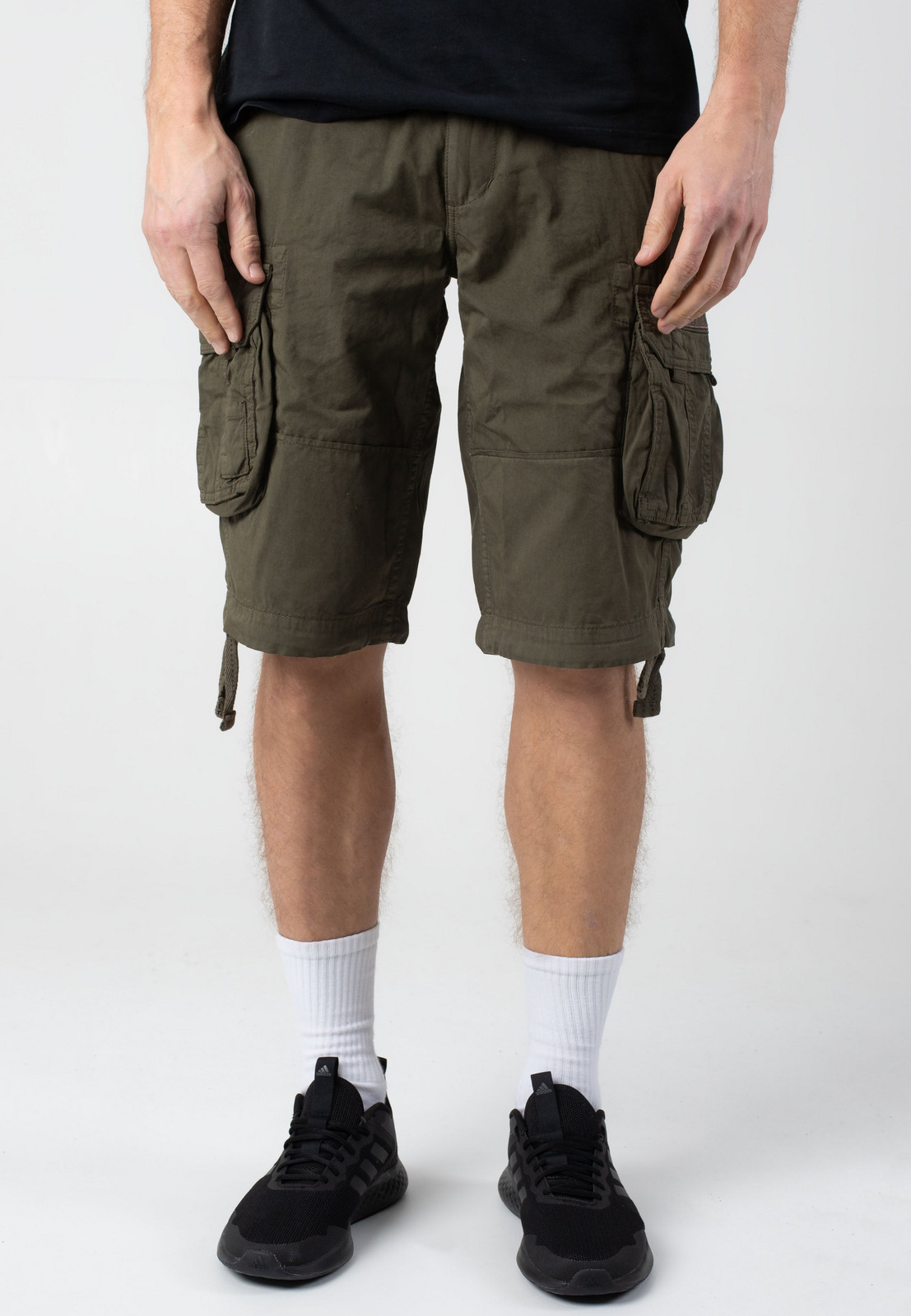 Alpha Industries - Jet Short Dark Olive - Shorts - green - W30 - Cotton