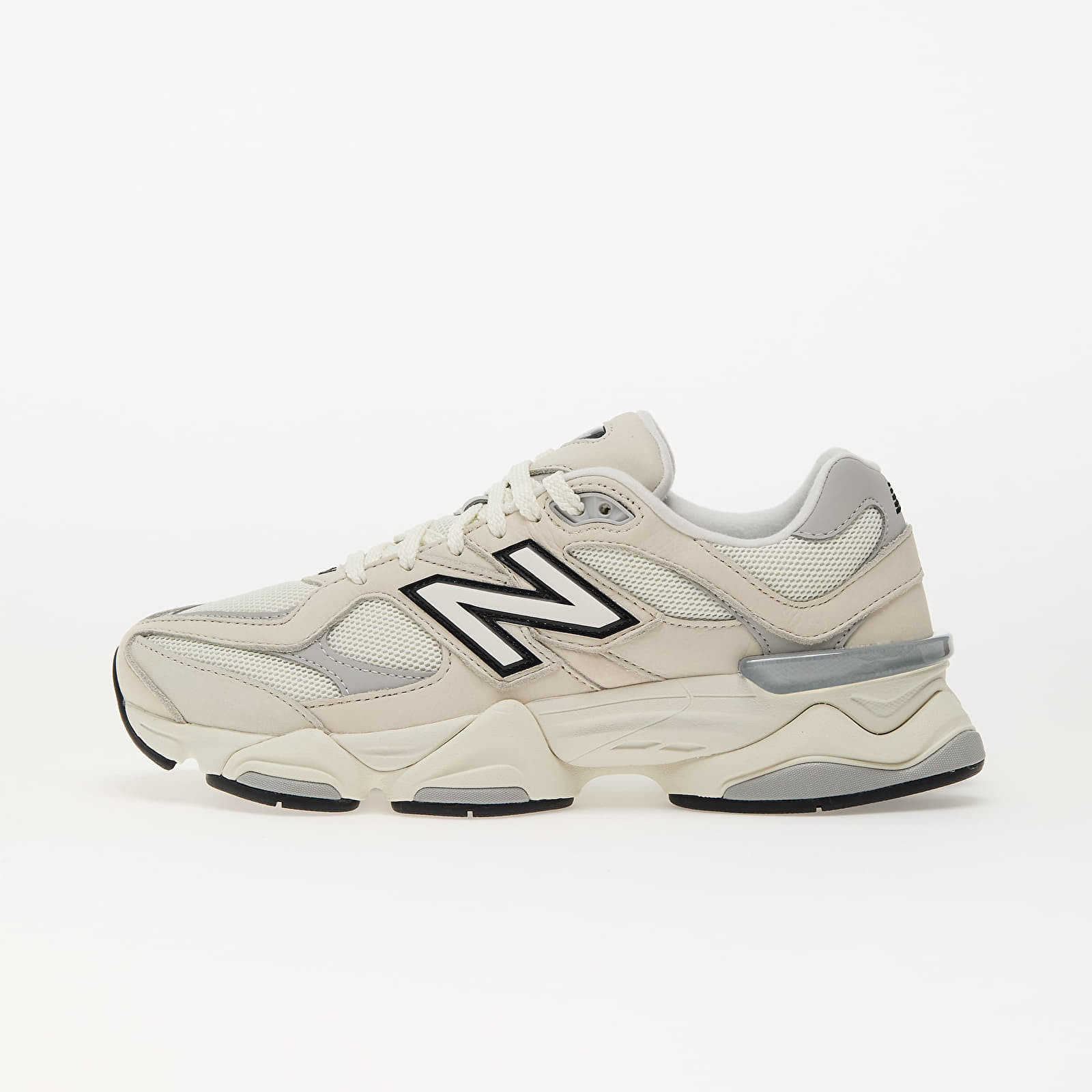 Sneakers New Balance 9060 Sea Salt/ Rainbloud/ Black UK 4.5