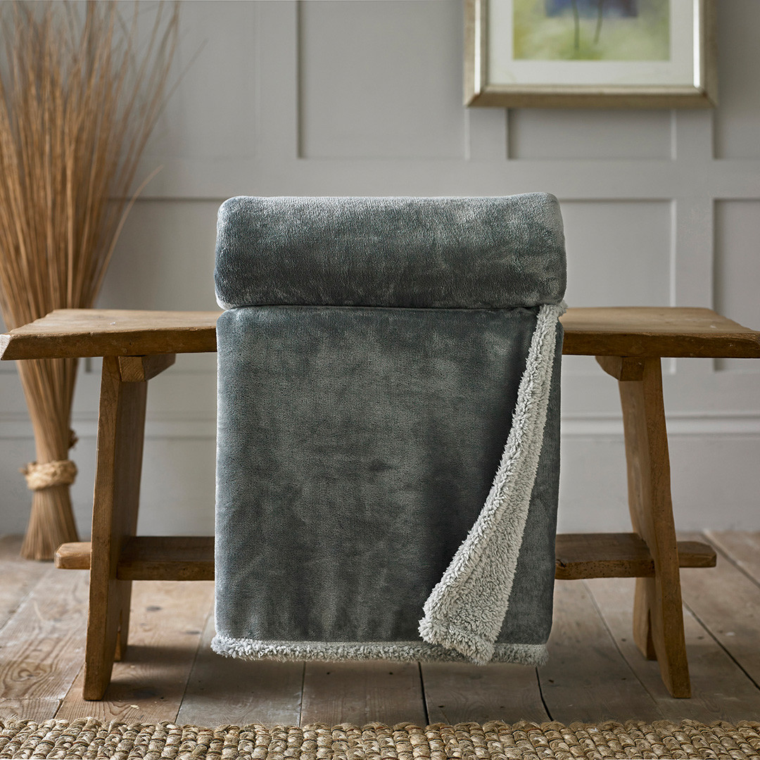 Blackbrook Throw 125x150cm Charcoal/Platinum