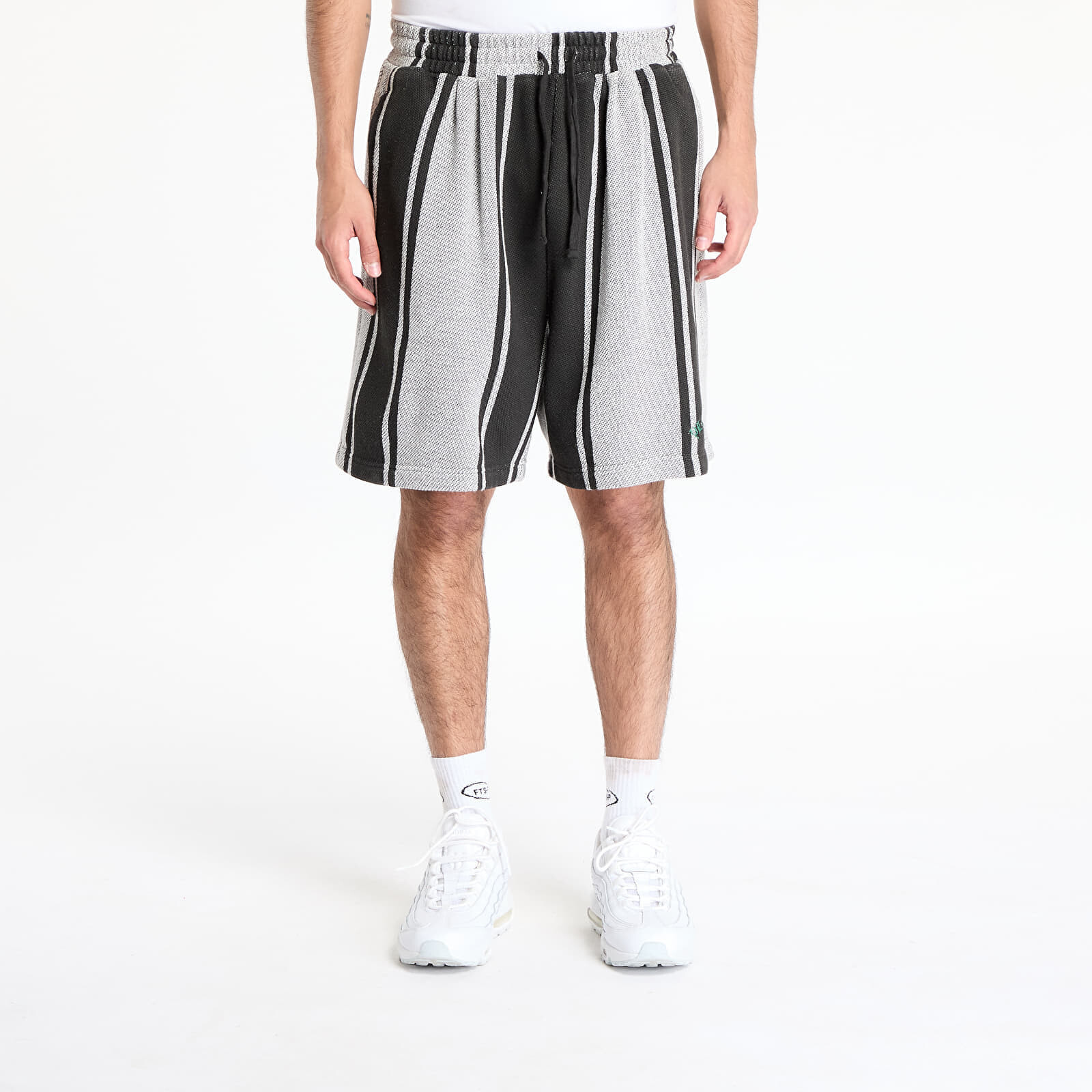 Shorts PLEASURES Rug Wide Shorts Black S