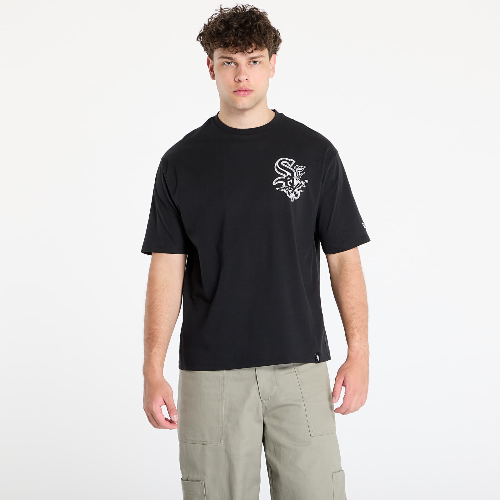 T-shirt New Era Chicago White Sox Floral Graphic Oversized Tee UNISEX Black L