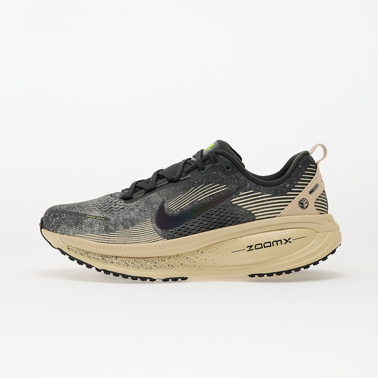 Sneakers Nike Vomero 18 Oatmeal/ Black-Anthracite-Volt-Lt Crimson-Mtlc Silver UK 9
