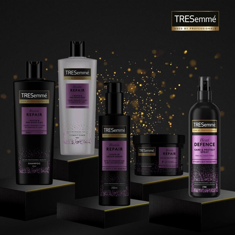 TRESemmé Heat Protection Defence Spray heat protection spray for use with flat irons and curling irons 270 ml