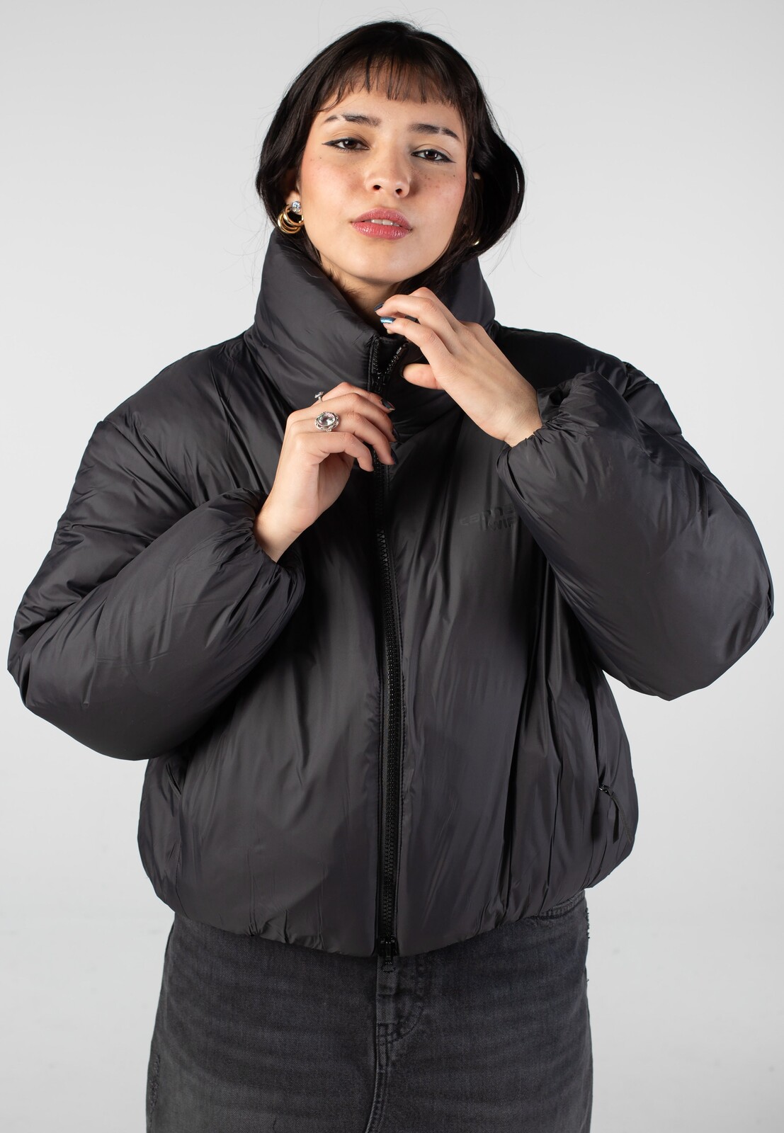 Carhartt WIP - W' Demi Black - Jacket - black - L - gid://shopify/Metaobject/68981162221,gid://shopify/Metaobject/161452785901,gid://shopify/Metaobject/122746831085