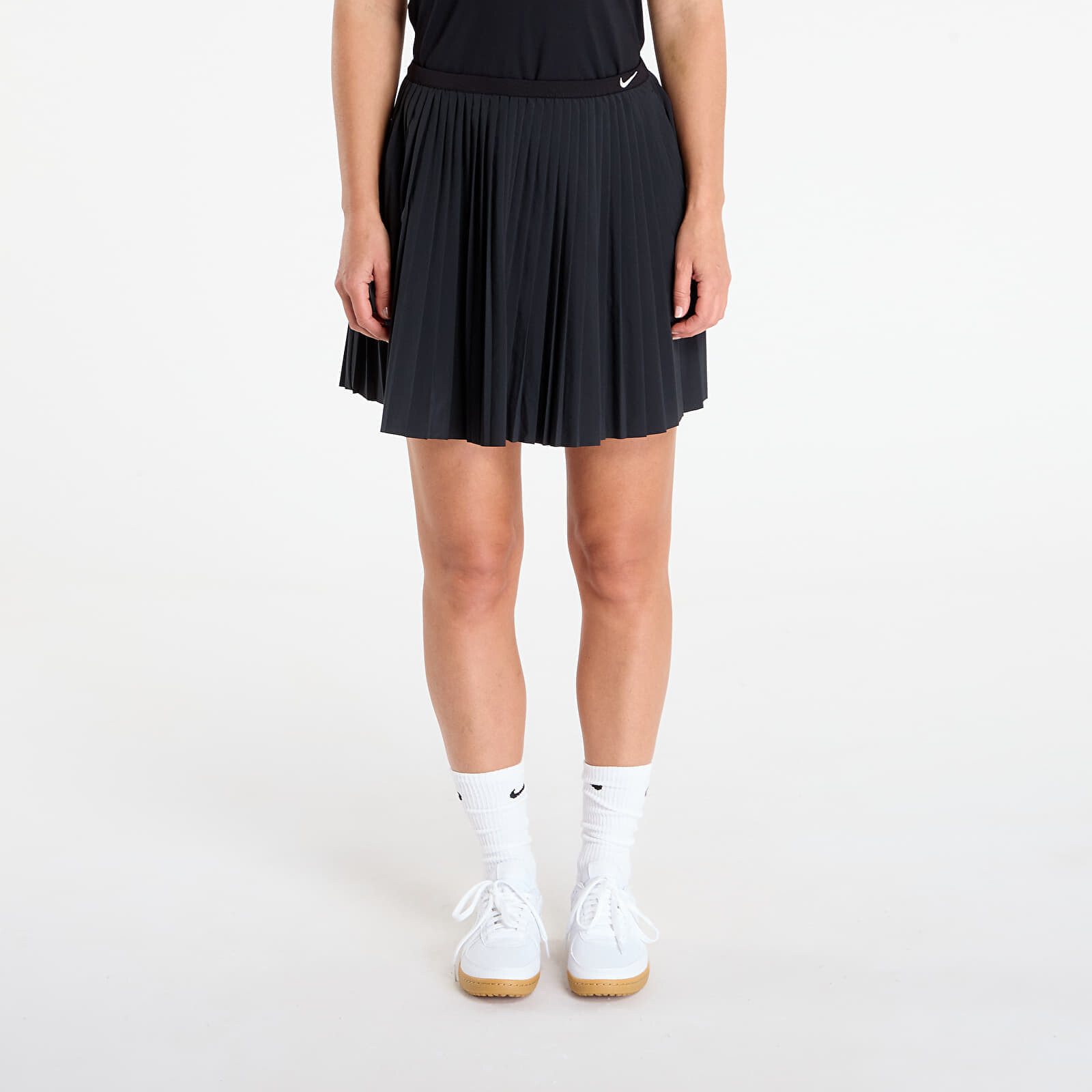Nike Sportswear Women's Pleated Skirt Black/ Sail M
