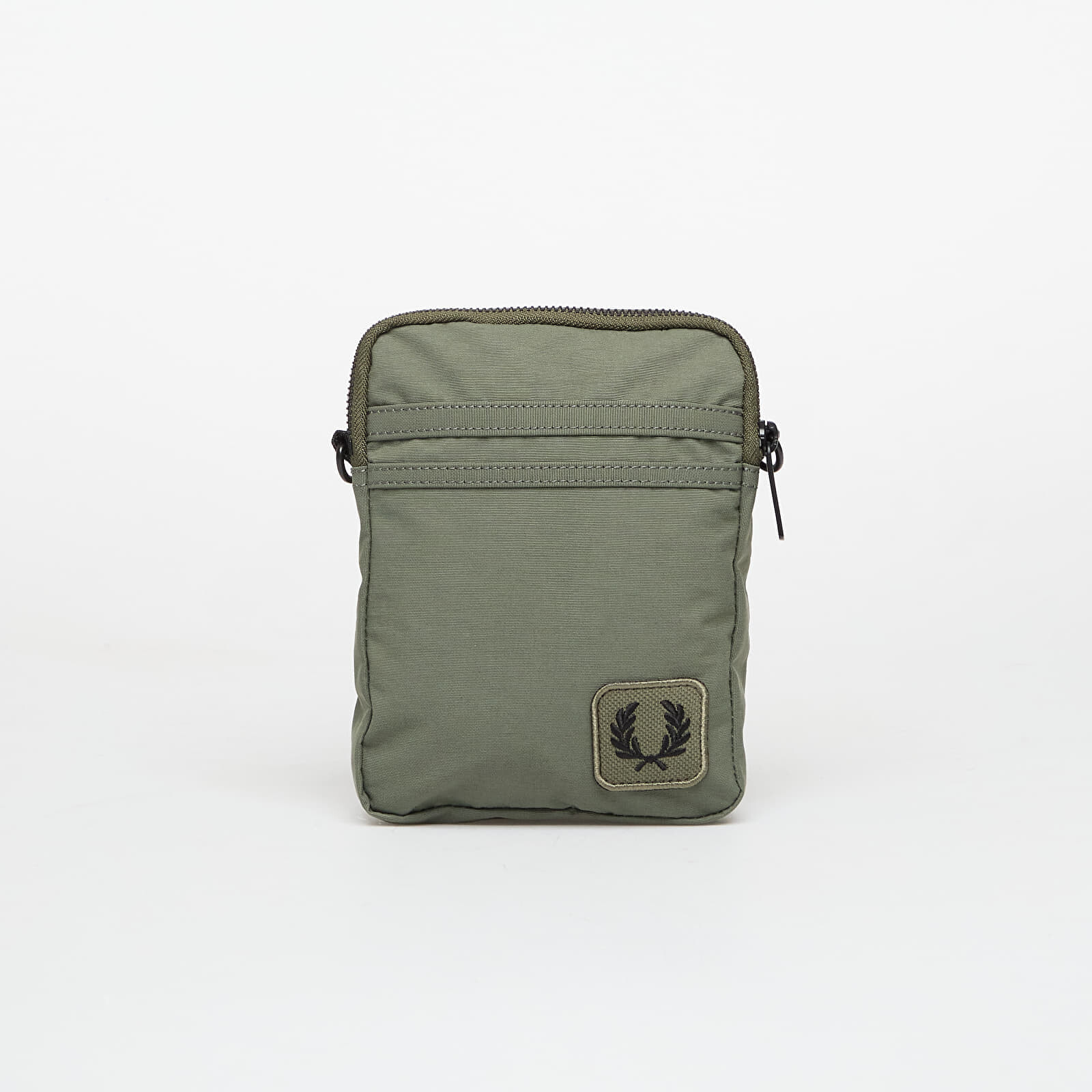 Bag FRED PERRY Nylon Badge Small Side Bag Lrl Wrth Green Universal