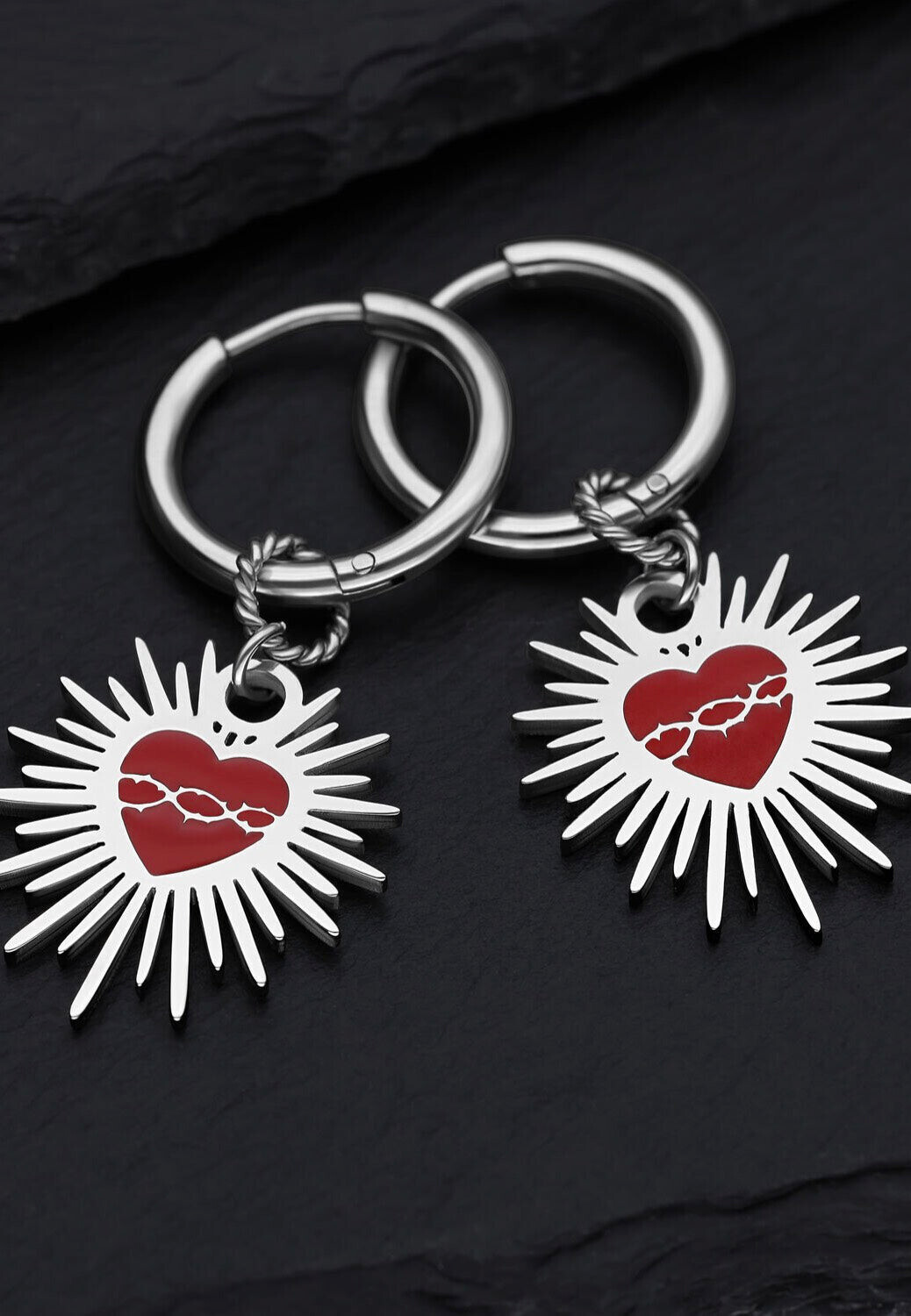 Wildcat - Enamel Sacred Heart Barbed Wire Silver - Earrings - gid://shopify/Metaobject/123897774317 - Onesize - Steel 316L