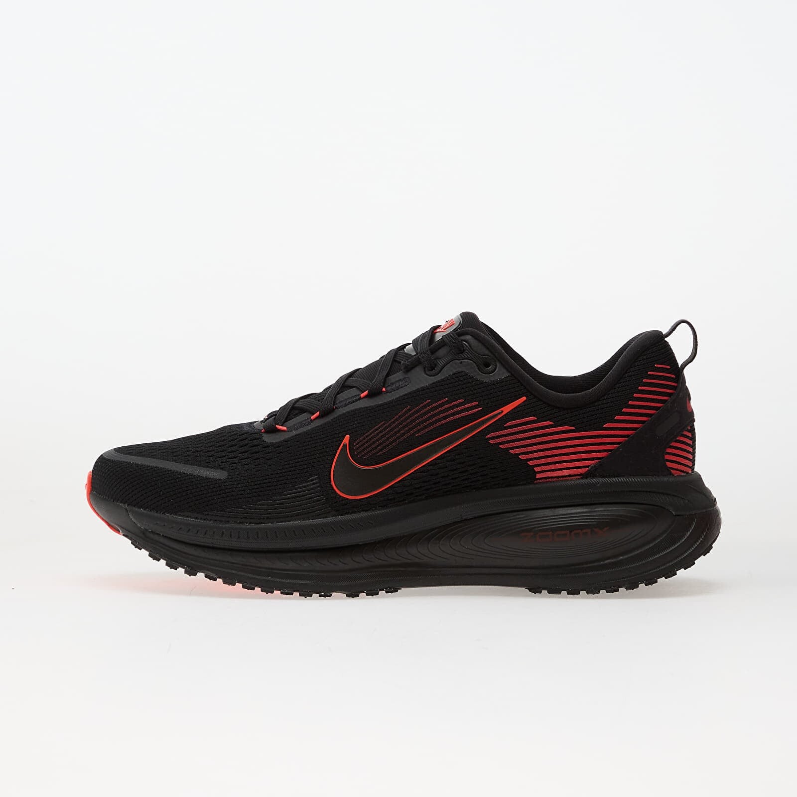 Sneakers Nike Vomero 18 Black/ Black-Bright Crimson-Anthracite UK 7
