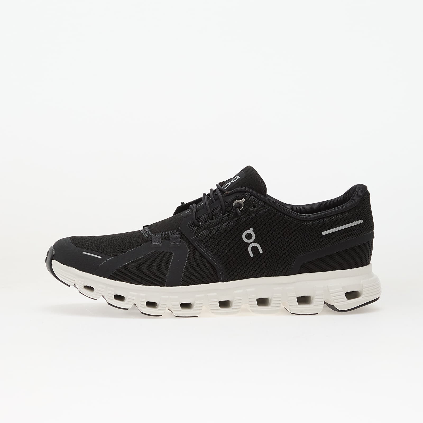 Sneakers On M Cloud 6 Wide Black/ White UK 8.5
