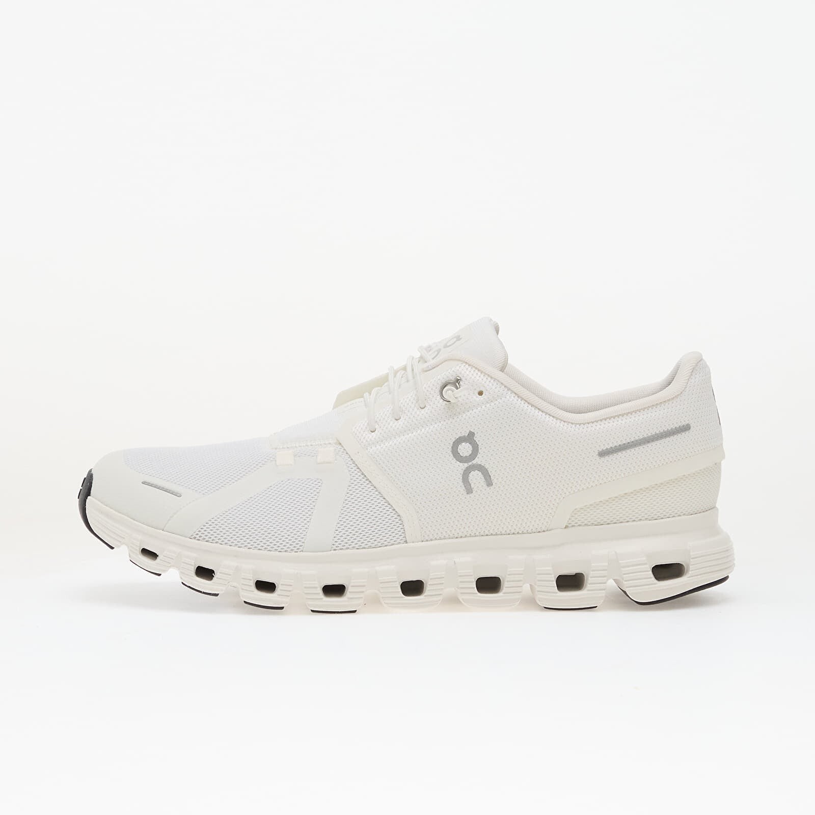Sneakers On M Cloud 6 Wide White/ White UK 11.5