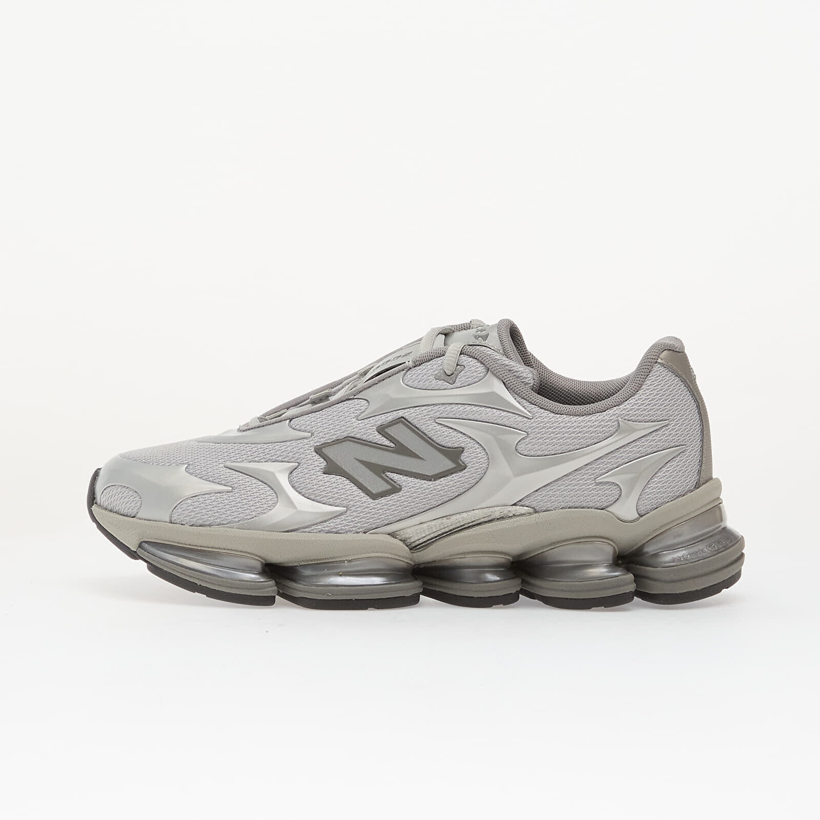 Sneakers New Balance 2000 Grey UK 9.5