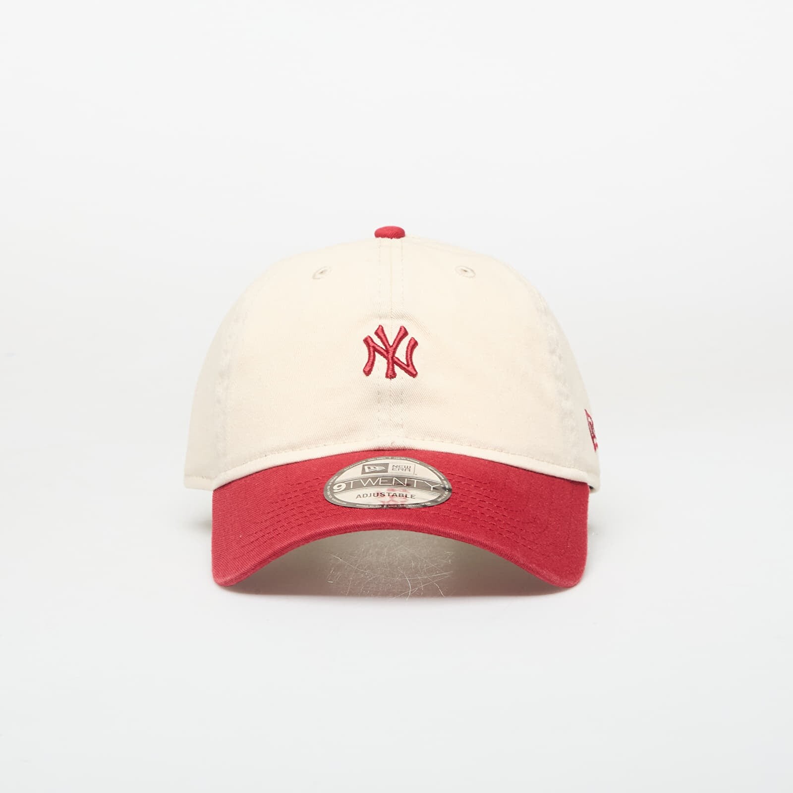 New Era 9TWENTY New York Yankees MLB Mini Logo Light Cream/ Pinot Red Universal