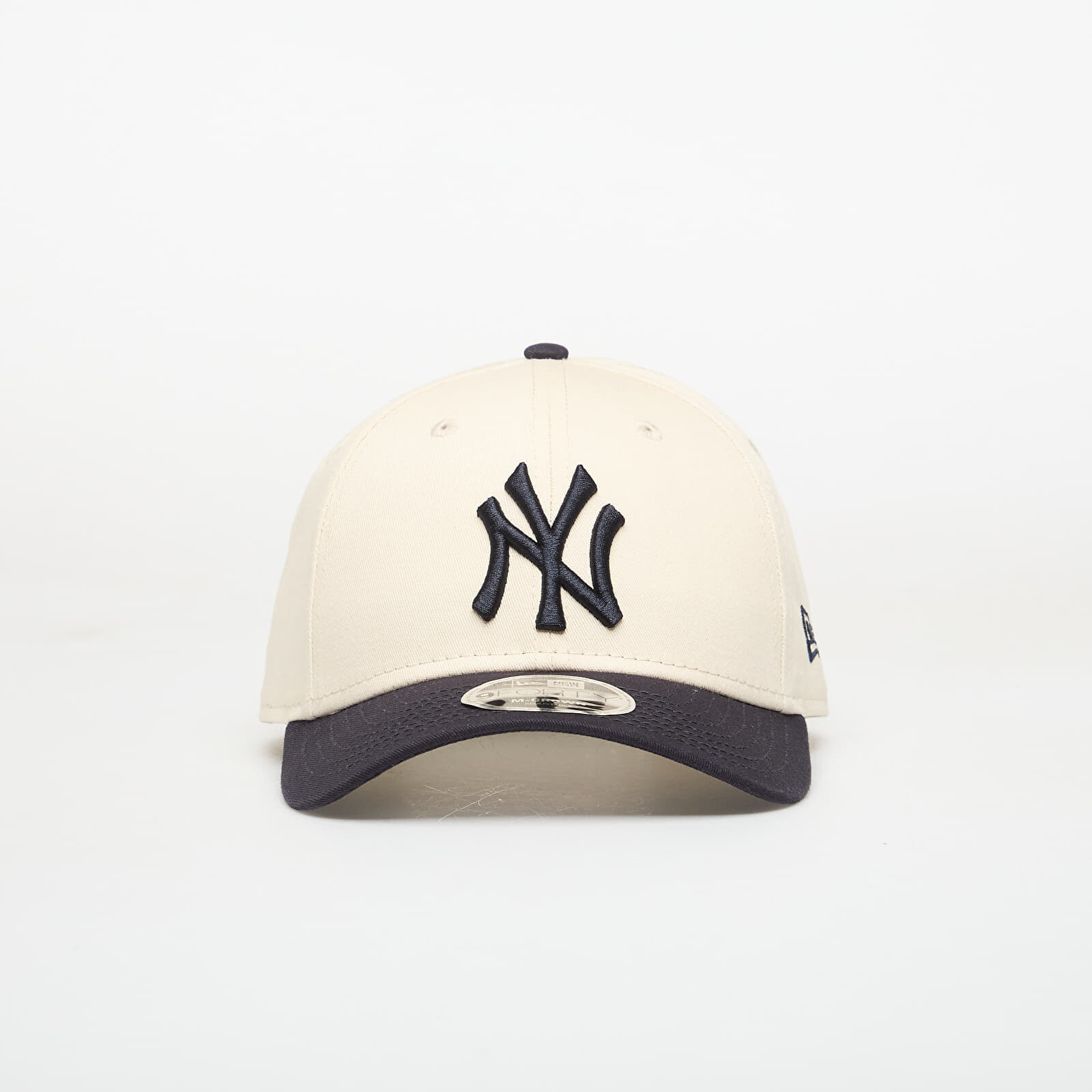 New Era 9FORTY New York Yankees Light Cream/ Official Team Color Universal
