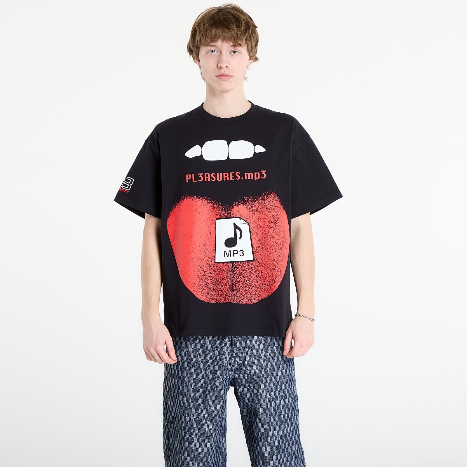 T-shirt PLEASURES Piracy T-Shirt Black L