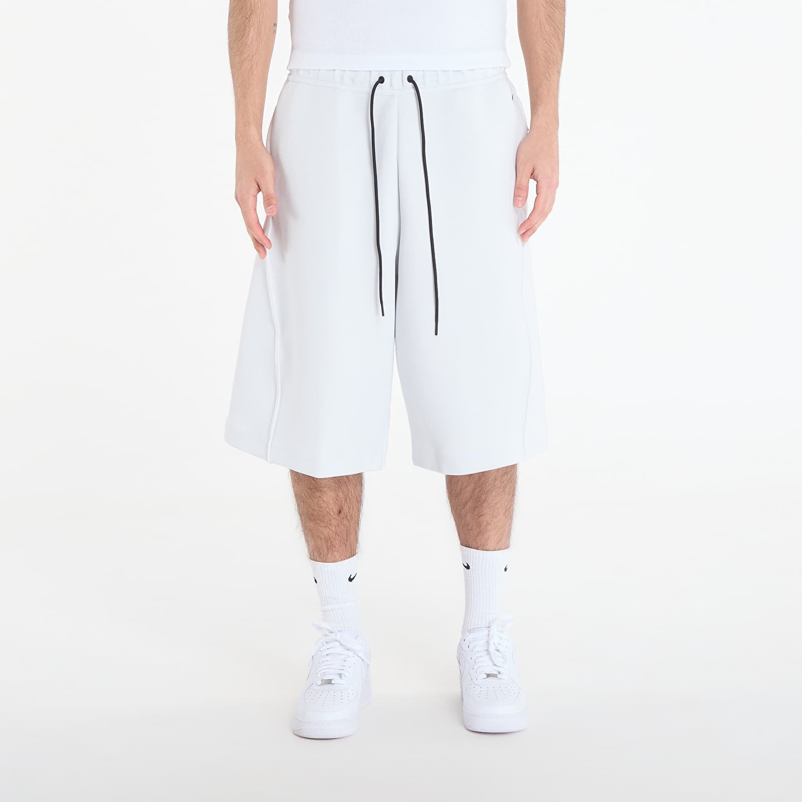 Nike Tech Men's Fleece Oversized Fit Shorts Off White/ Black M