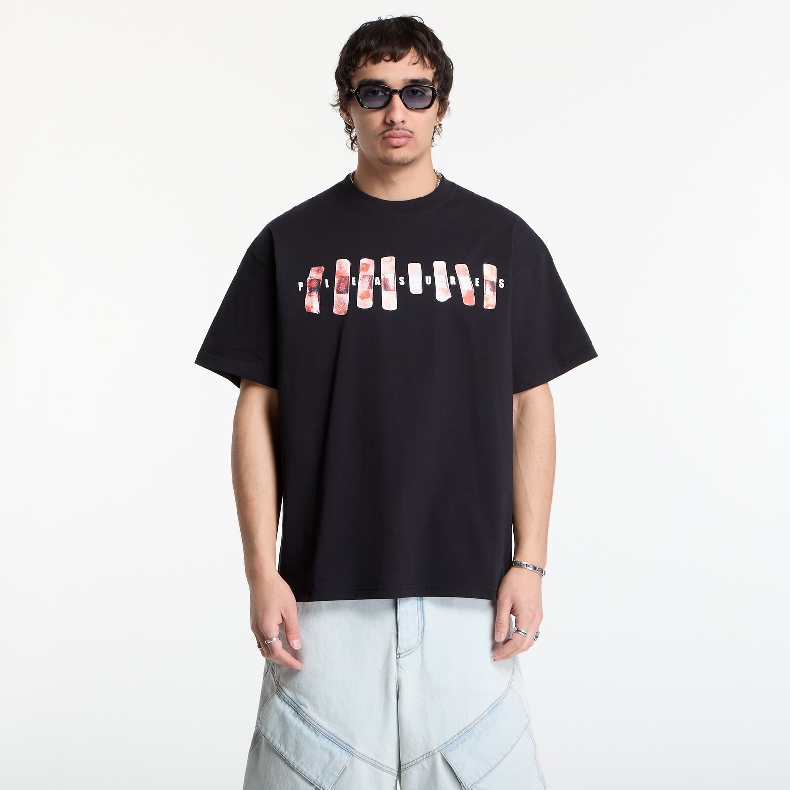 T-shirt PLEASURES Wounded T-Shirt Black XL