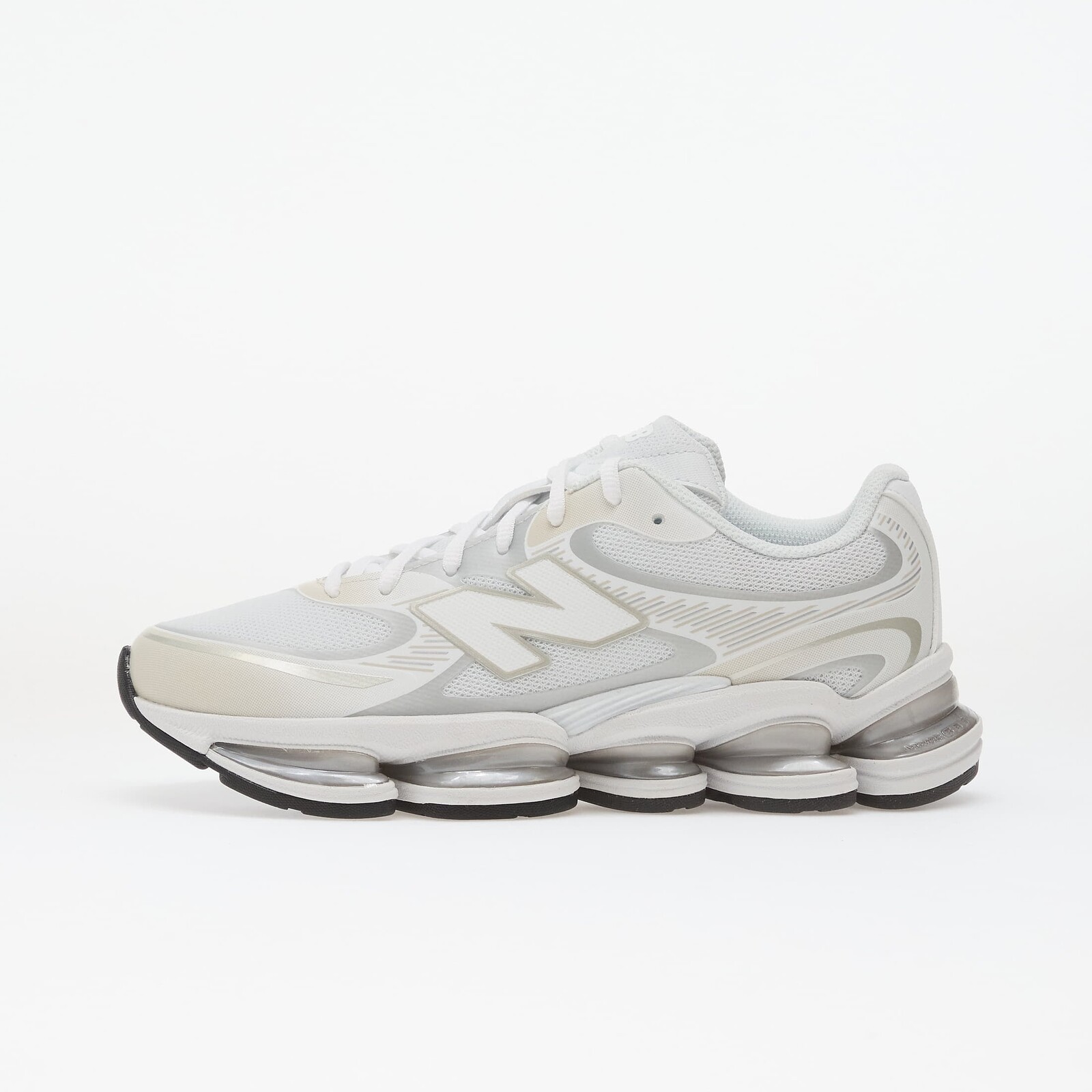 Sneakers New Balance 2000 White/ Silver Metallic UK 7.5
