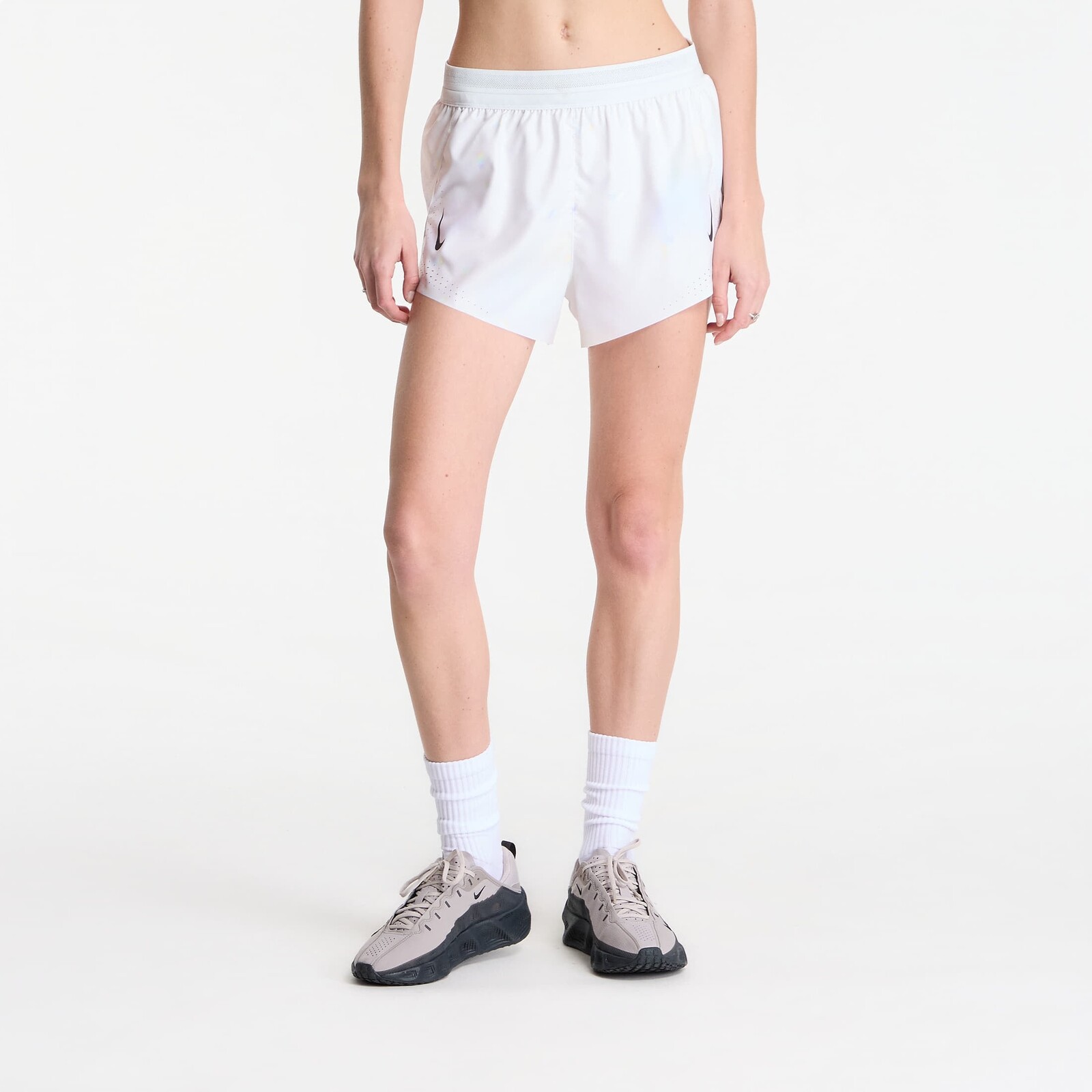 Nike AeroSwift Women's Dri-FIT ADV Mid-Rise Brief-Lined 3
