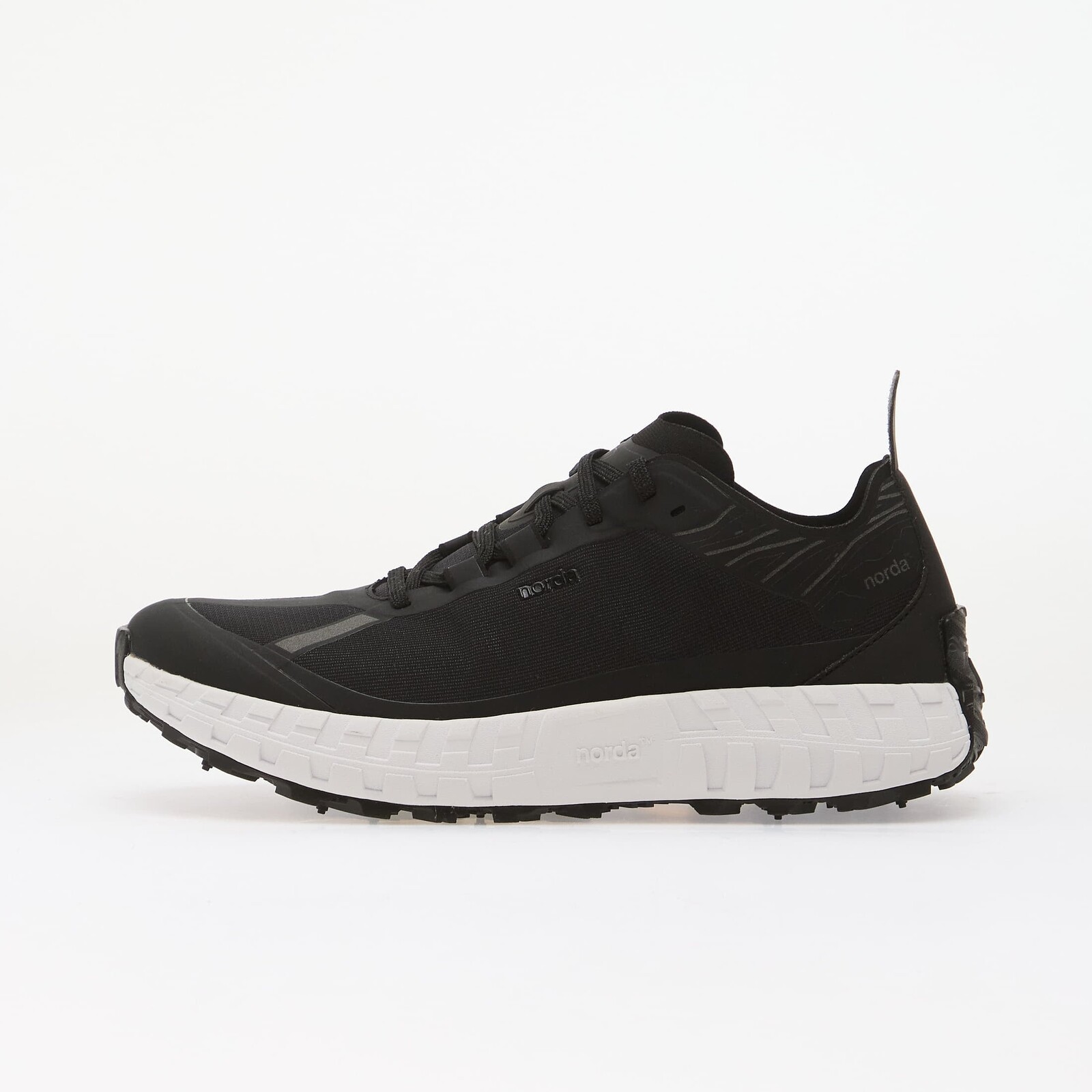 Sneakers Norda 001A Black UK 7.5