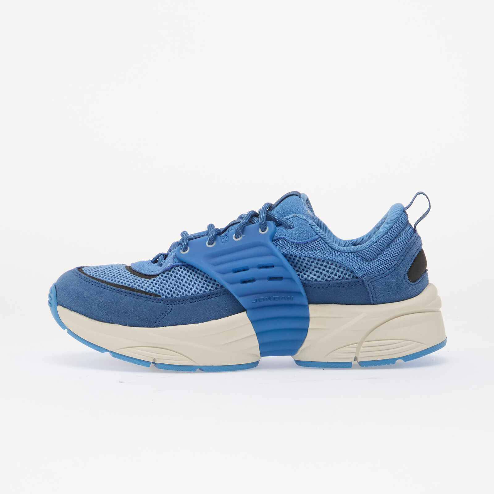 Jordan Trunner O/S Blue Beyond/ Soft Pearl-True Blue 5.5