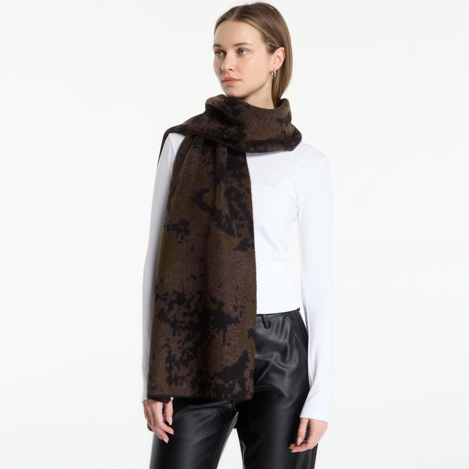 Carhartt WIP Camo Disperse Scarf Camo Disperse Jacquard, Black Universal