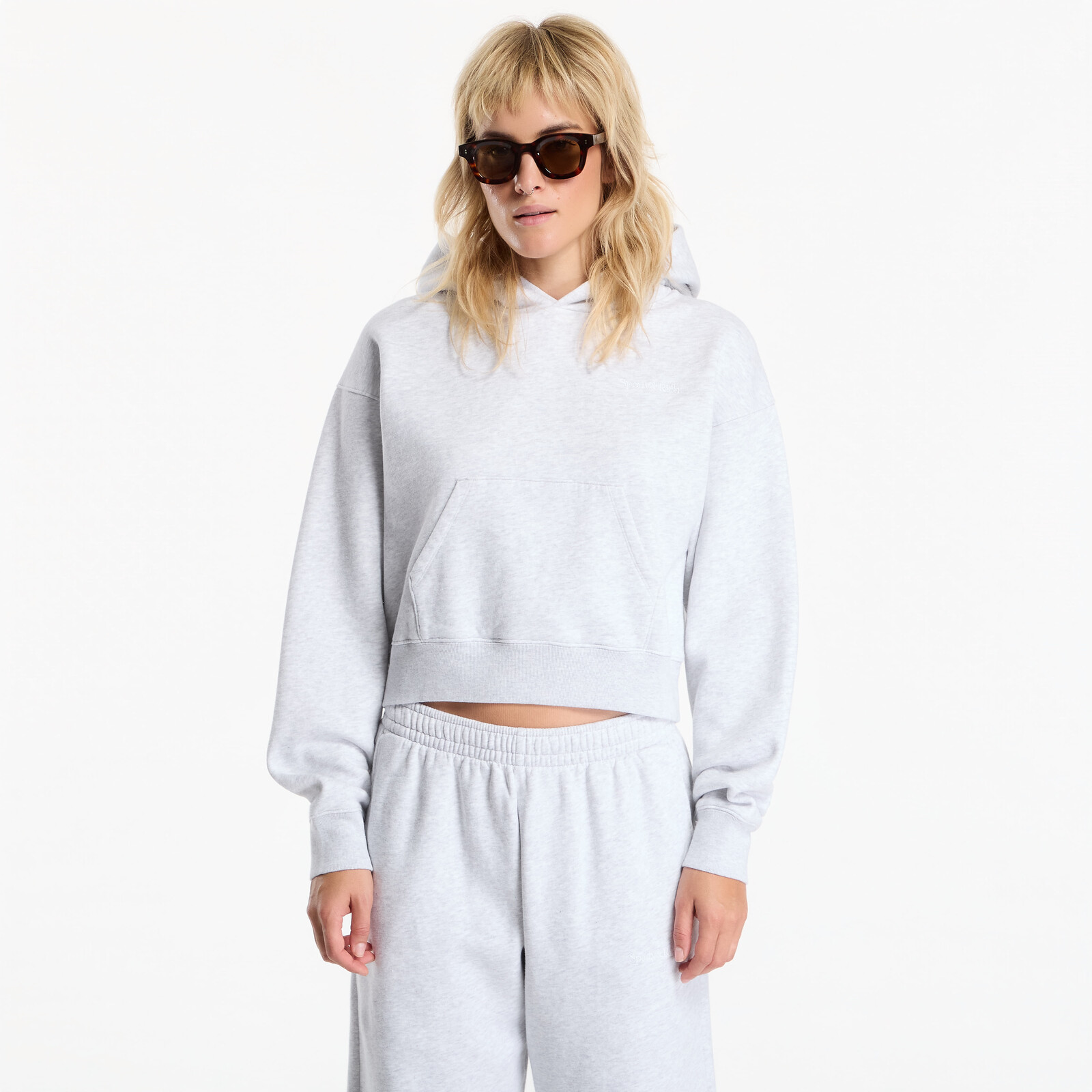 Sweatshirt Sporty & Rich Serif Logo Embroidered Cropped Hoodie Heather Gray L