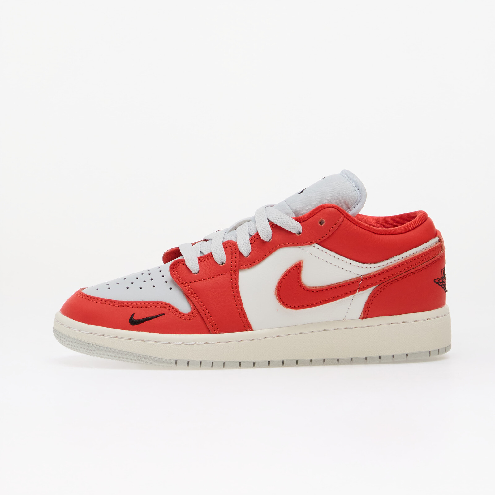 Sneakers Air Jordan 1 Low SE Pure Platinum/ Chile Red-Summit White UK 4